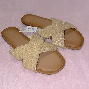 Old Navy 🌑 Woven-Textured Sandals - Size: 8